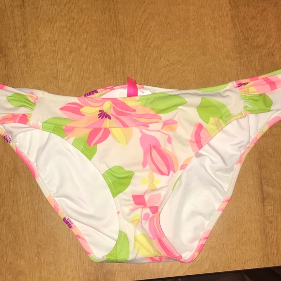 Victoria’s Secret bathing suit bottoms - Picture 2 of 3